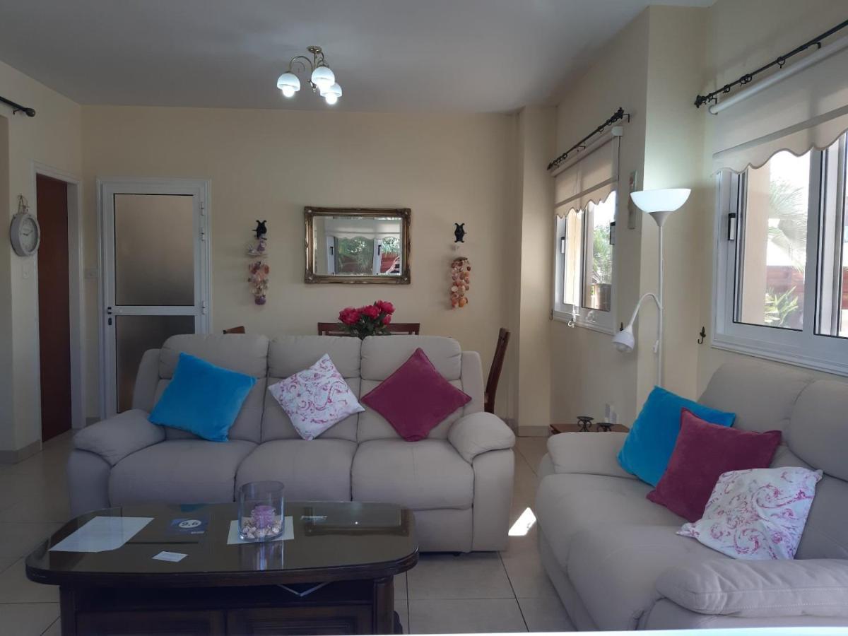 Carolyn Is A Luxury 4-bedroom With Private Pool In
